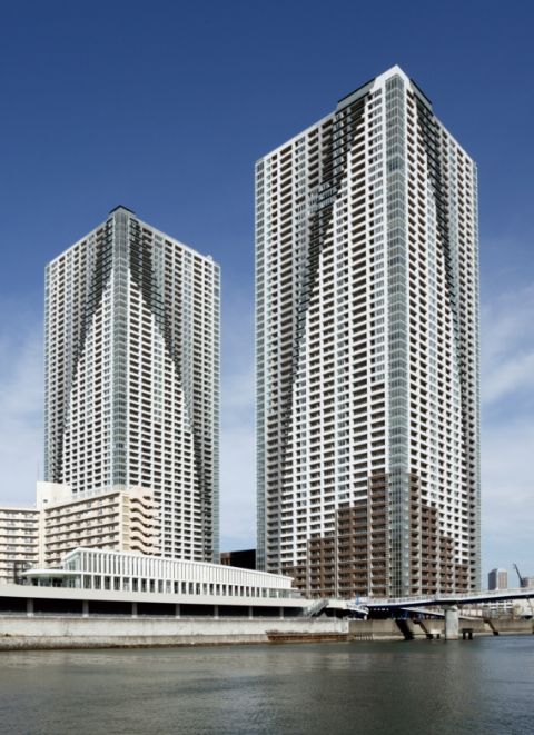 THE TOKYO TOWERS